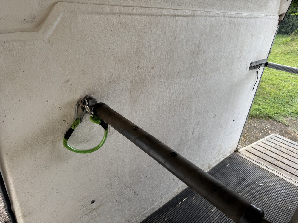 Přepravník Mustang