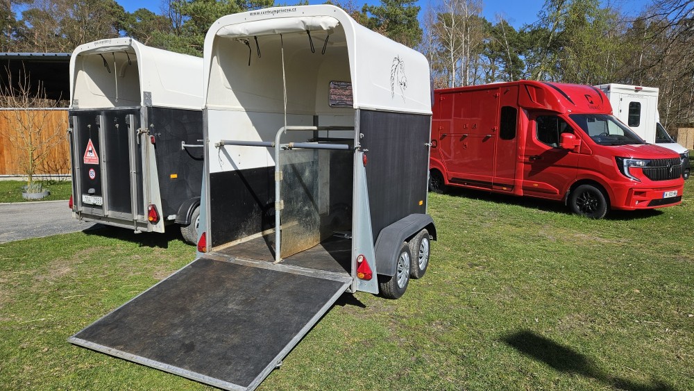 Přívěs na dva koně Thiel Festival