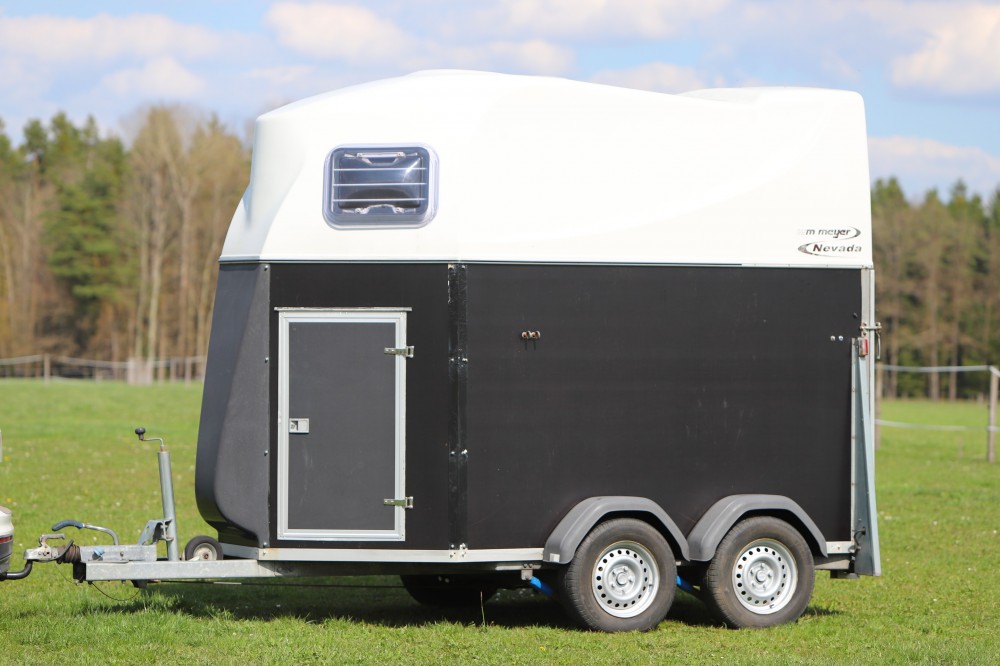 Přepravník na 2 koně WM Meyer Nevada