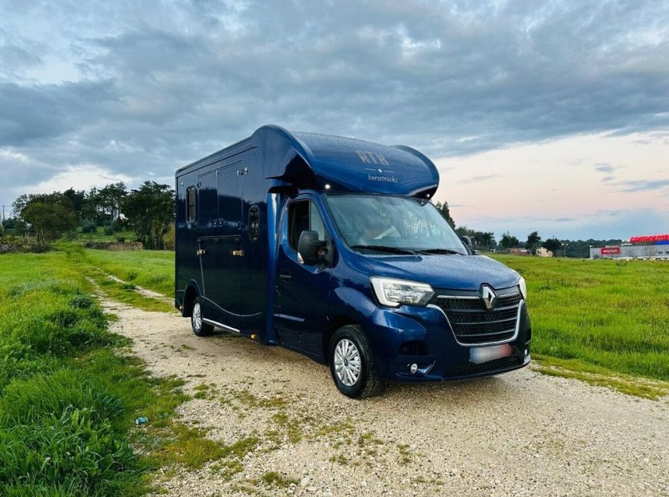 Luxusní Renault Master prémiové značky ATM