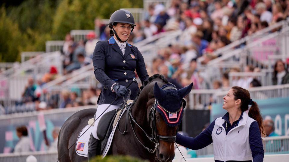 Nespolečenská Floratina: Šampionka, jež po světě cestovala s plyšovou ovcí